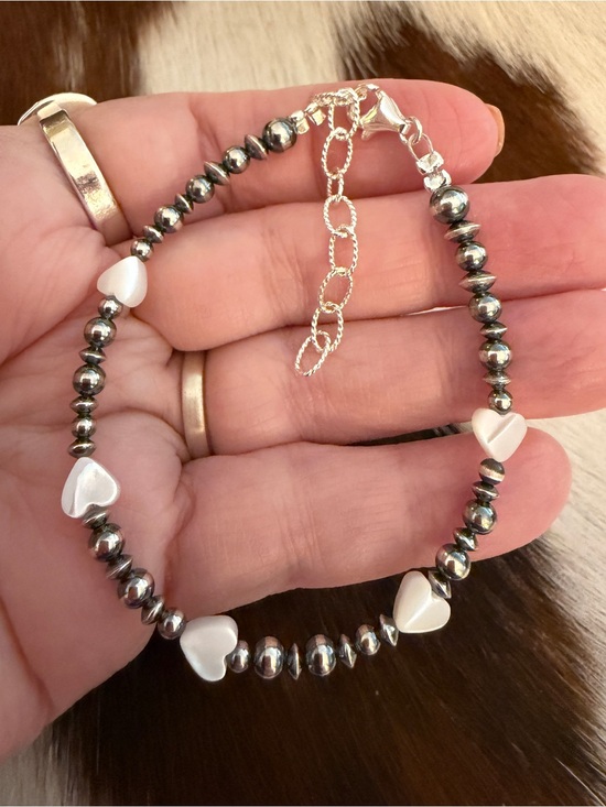 SouthWestArtisans Jewelry - ❤️ Sterling Mother of Pearl Hearts & Desert Pearls 3mm, 4mm, 5mm Bracelet 7+2”L
